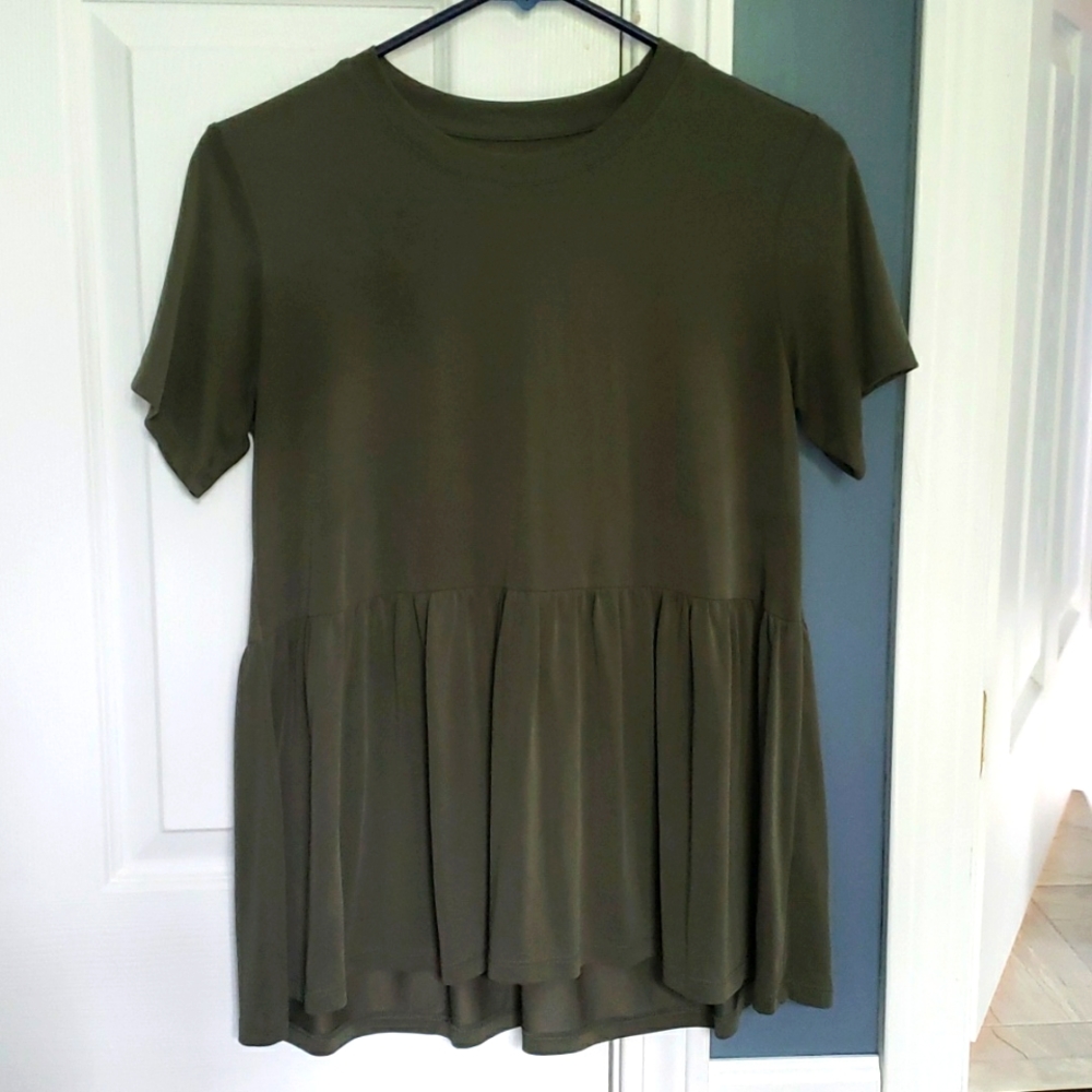 American Eagle Outfitters Olive Short Sleeve Babydoll Tee